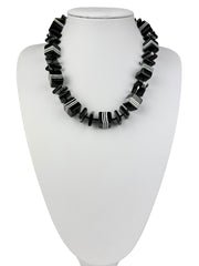 Jackie Brazil "Bar Code" Black & White Liquorice Squares Short Resin Necklace ( N2202 )