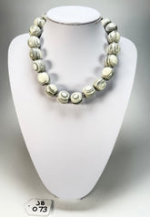 Jackie Brazil "Cat Eyes" Cream Mix Liquorice Balls Resin Necklace 50cm ( N0894 )