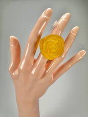 Jackie Brazil "Rose" Yellow Resin Rose Ring ( R0585 ) Size UK N / US 6.5