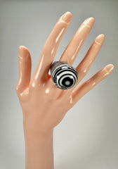 Jackie Brazil "Cat Eye" Liquorice Black & White Mix Large Domed Resin Ring ( R1159 ) UK P / USA 7.5