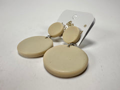 Jackie Brazil "Duo Stud" Natural Disk On Pin Beige Matte Resin Earrings ( E0520 )
