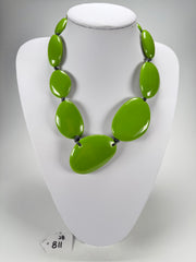 Jackie Brazil "Green Gloss" Short Flat Riverstones 50cm Necklace ( N3616 )