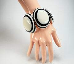 Marion Godart - Monochrome "Cinq pièces" Black & Cream Elasticated Resin Bracelet