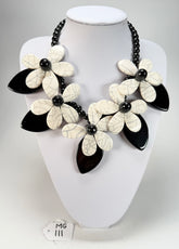 Marion Godart - Floral "Grand Pétale x Fragmental" White Flower Resin Necklace