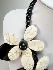 Marion Godart - Floral "Grand Pétale x Fragmental" White Flower Resin Necklace
