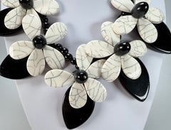 Marion Godart - Floral "Grand Pétale x Fragmental" White Flower Resin Necklace