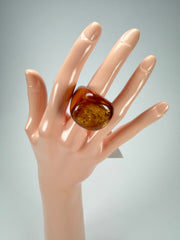 Sobral - Honey "Wave" Resin Ring ( 005325 ) - Size UK N / US 7
