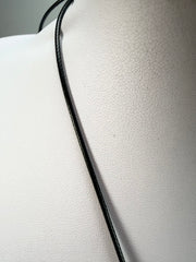 Sobral - Dots "Nº F" Black & White Pendant Resin Necklace ( 005357 )