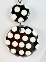 Sobral - Dots "Nº F" Black & White Pendant Resin Necklace ( 005357 )
