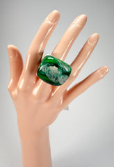 Sobral - Onda Verde "Wave" Green Resin Ring ( 005325 ) - Size UK P / US 8