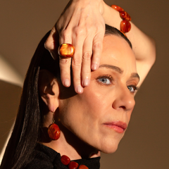 Sobral - Honey "Wave" Resin Ring ( 005325 ) - Size UK R / US 9