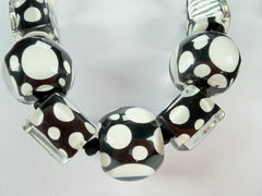 Zsiska - Itsy Bitsy Black & White Resin Necklace ( 9410101BLWHQ15 )