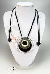 Zsiska - Flora "Prue Leith" Black & White Single Bead Resin Necklace ( P070201FLO1300 )