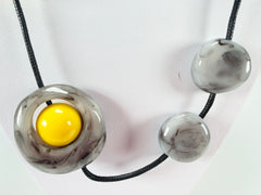 Zsiska - ORI 12 Bead Marbled Grey Resin Necklace ( 7430101GREYQ12 )