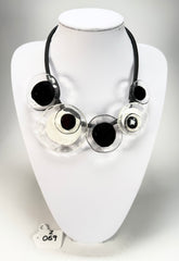 Zsiska - Flora "Prue Leith" Black & White 5 Bead Resin Necklace ( P070150FLO1305 )