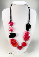 Zsiska - Bali 8 Bead Red Resin Necklace ( 7450101REDDQ08 )