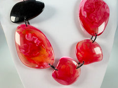 Zsiska - Bali 8 Bead Red Resin Necklace ( 7450101REDDQ08 )
