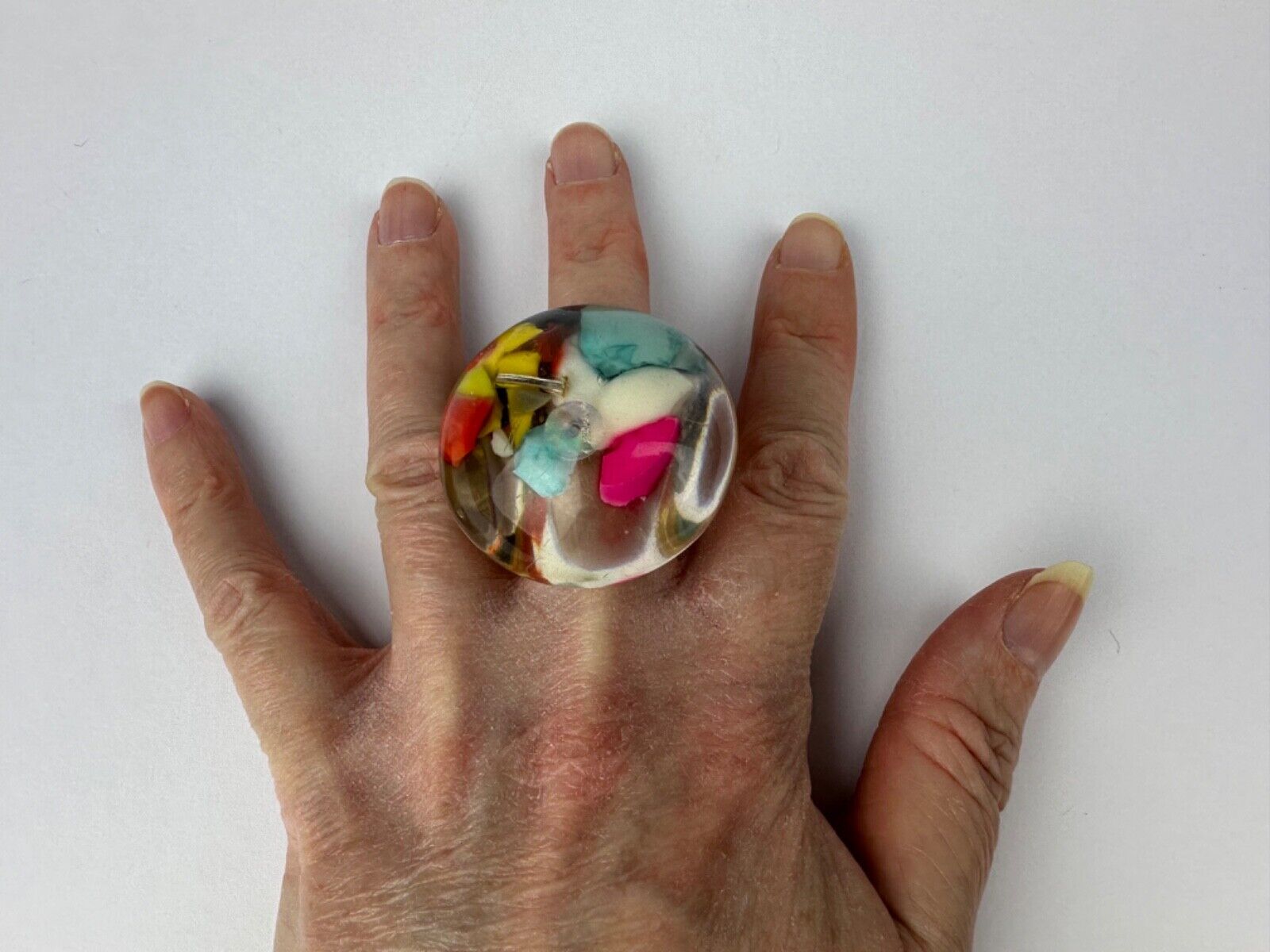 Jackie Brazil "Cascade" Large Round Domed Resin Ring ( R2929 ) Size UK P / US 7.5