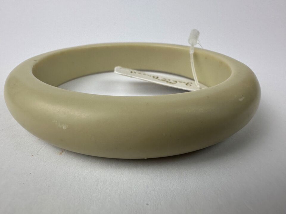 Jackie Brazil "Cushie" Beige Matte Solid Round 1.3cm Bangle ( B0300 )