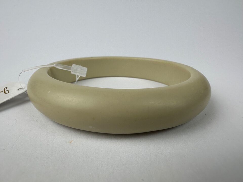 Jackie Brazil "Cushie" Beige Matte Solid Round 1.3cm Bangle ( B0300 )