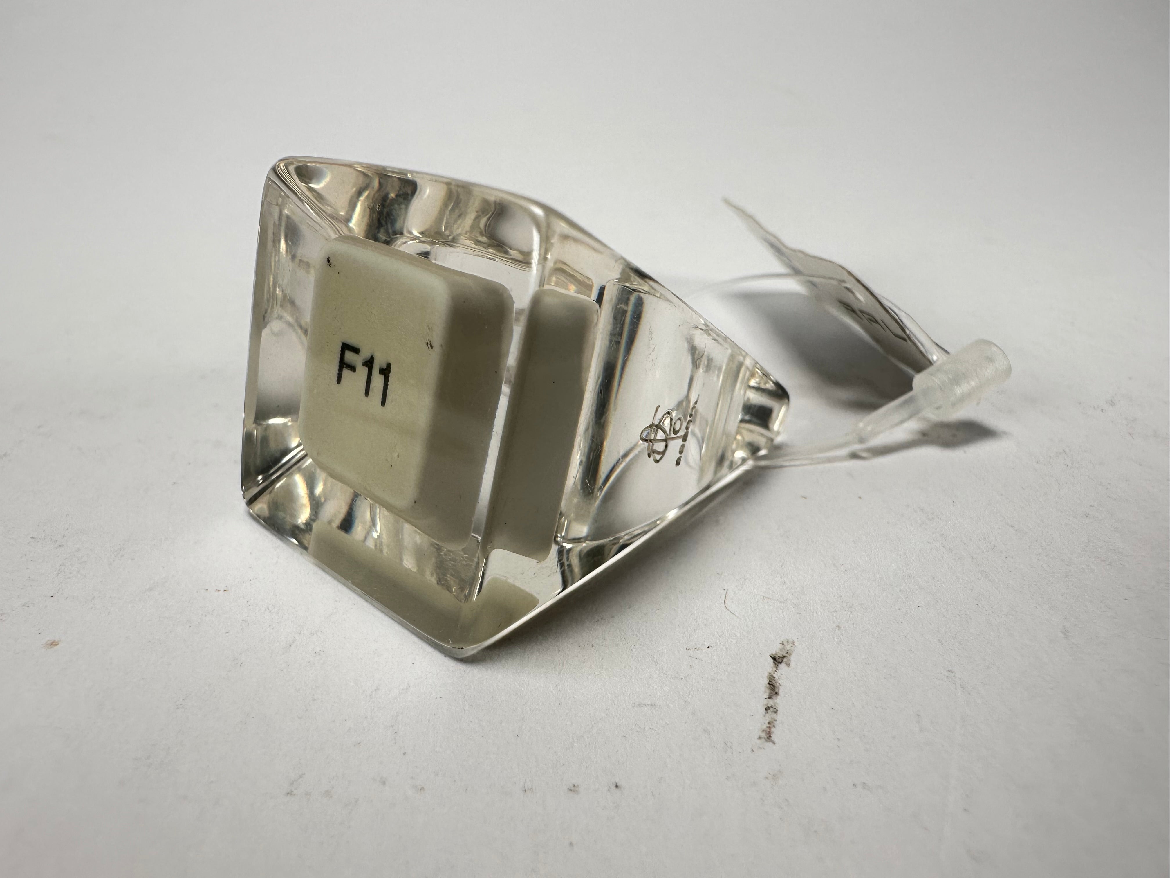 Jackie Brazil "Carre" Keyboard Flash Clear Square Resin Ring ( R3210 ) Size UK Q / US 8