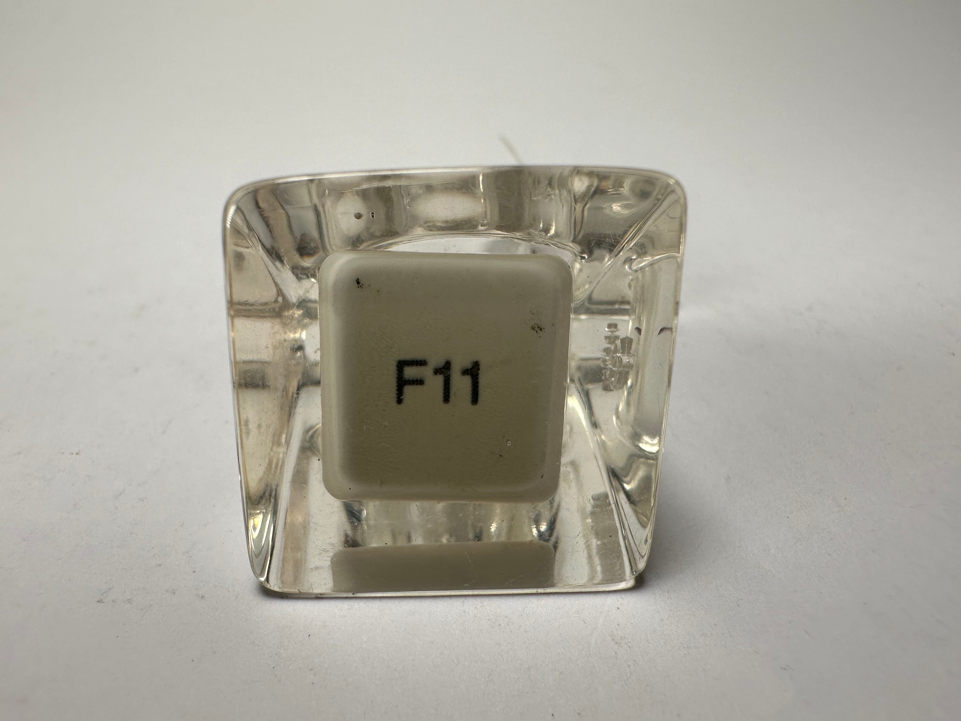 Jackie Brazil "Carre" Keyboard Flash Clear Square Resin Ring ( R3210 ) Size UK Q / US 8