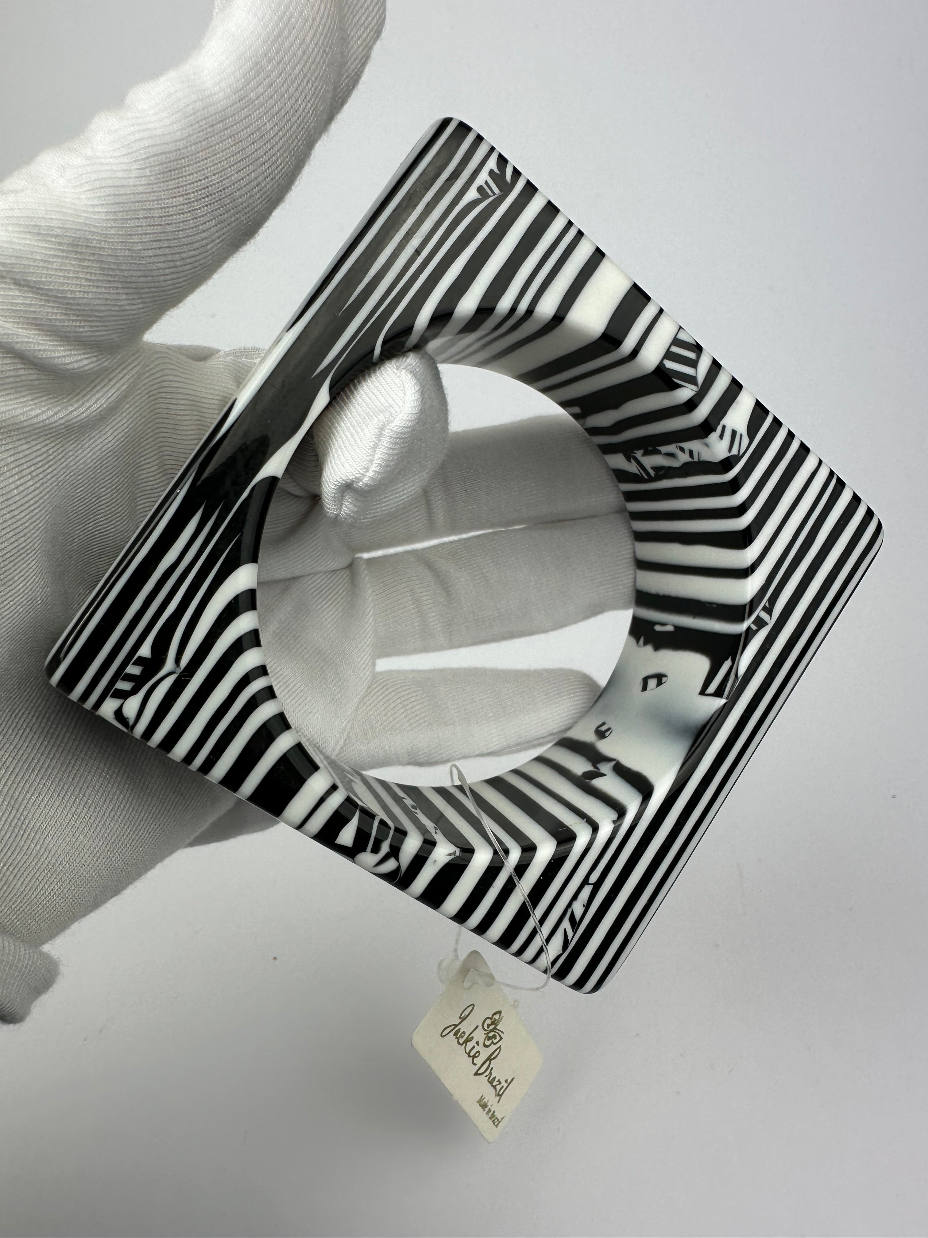 Jackie Brazil "Zebra" Liquorice Allsorts Black & White Striped 3.4cm Square Resin Bangle ( B2056 )