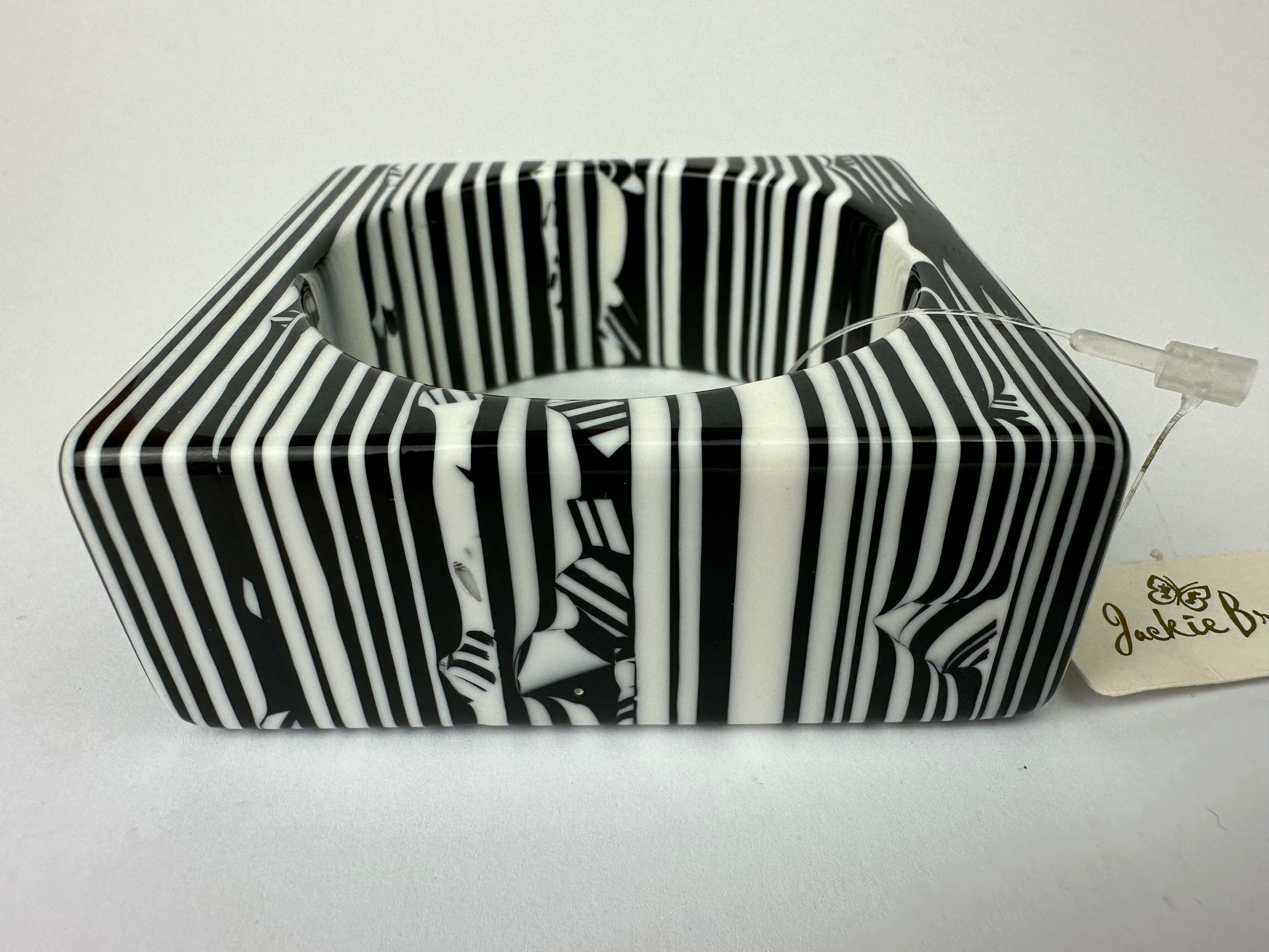 Jackie Brazil "Zebra" Liquorice Allsorts Black & White Striped 3.4cm Square Resin Bangle ( B2056 )