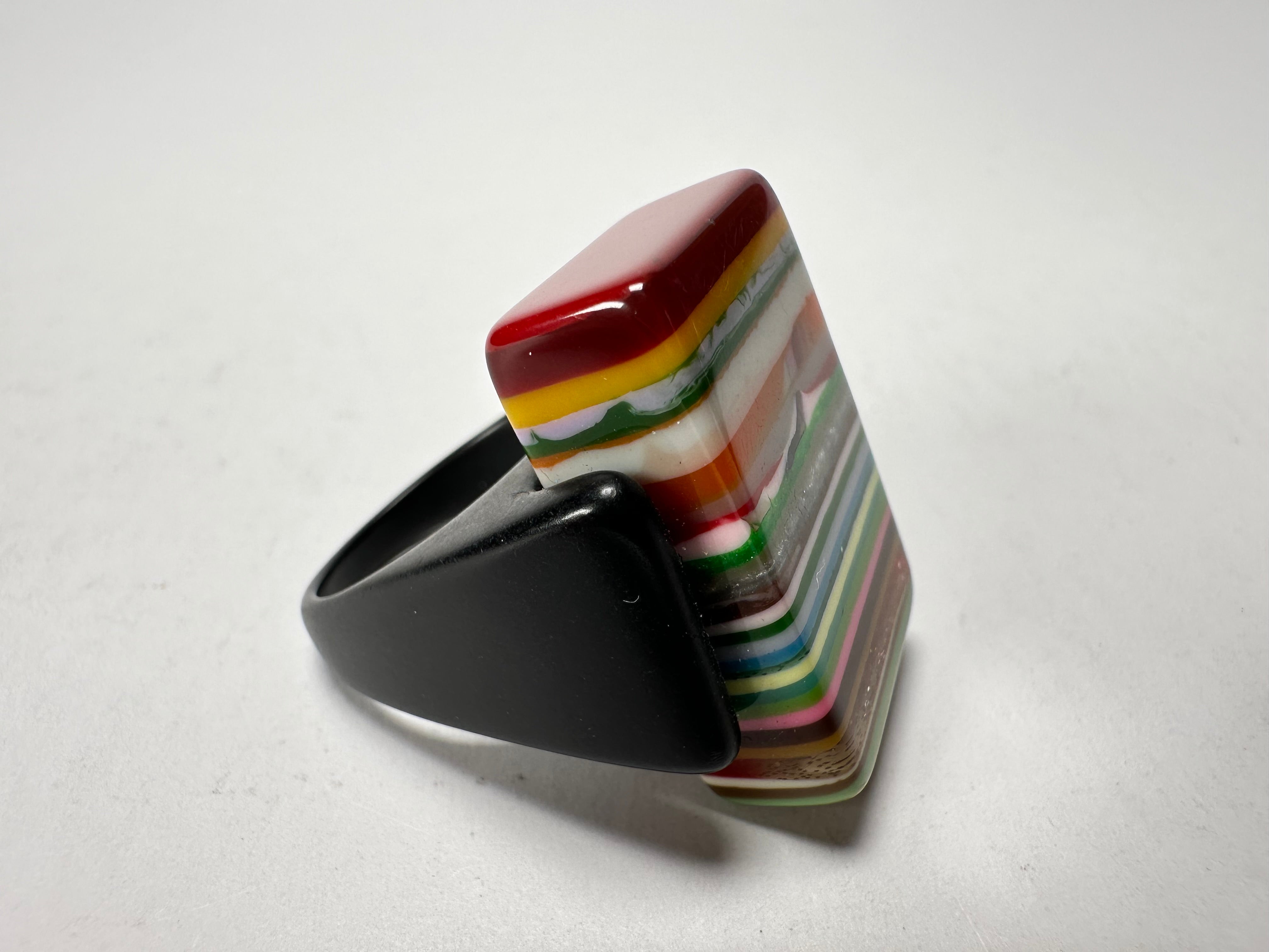 Jackie Brazil "Toppa" Liquorice Spring Mix Resin Ring ( R0152 ) UK Q / USA 8