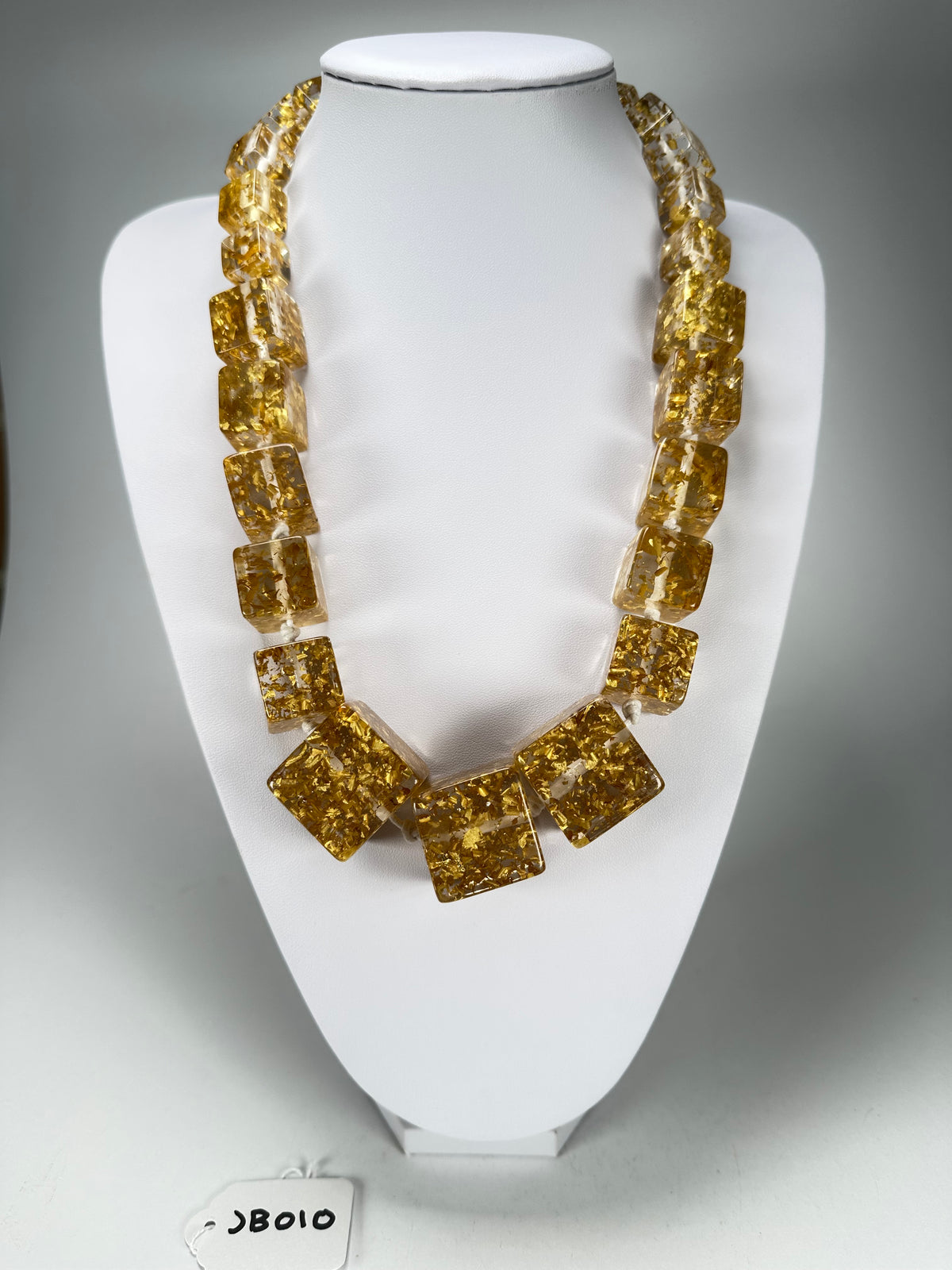 Jackie Brazil "Gold Flakes" Mix Size Liquorice Cubes Resin Necklace ( N3343 )