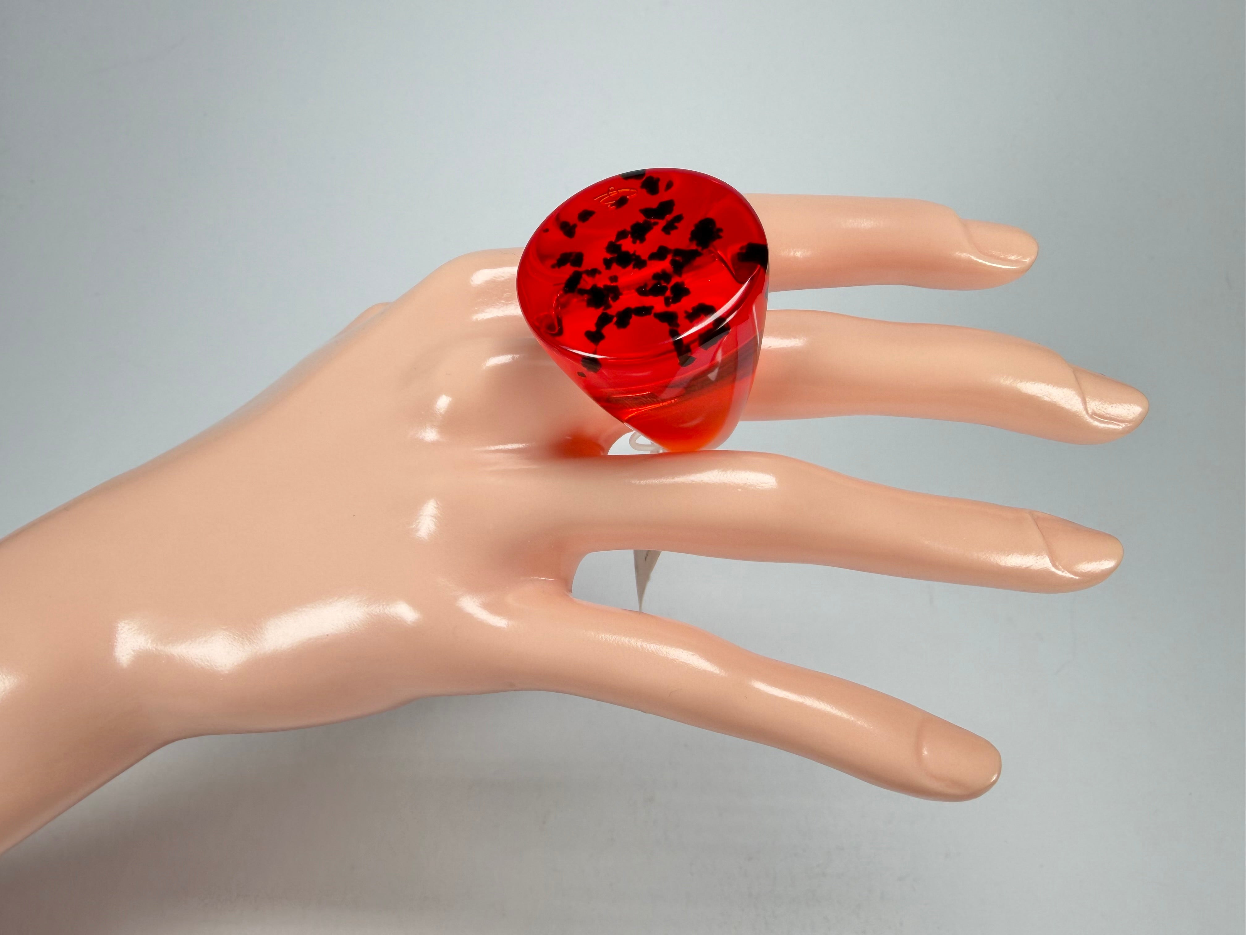 Jackie Brazil "Stomp" Large Round Amber Resin  Ring ( R0360 ) Size UK Q / US 8