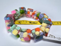 Jackie Brazil "Spots" Spotted Cubes On Elastic Resin Bracelet ( B1284 )