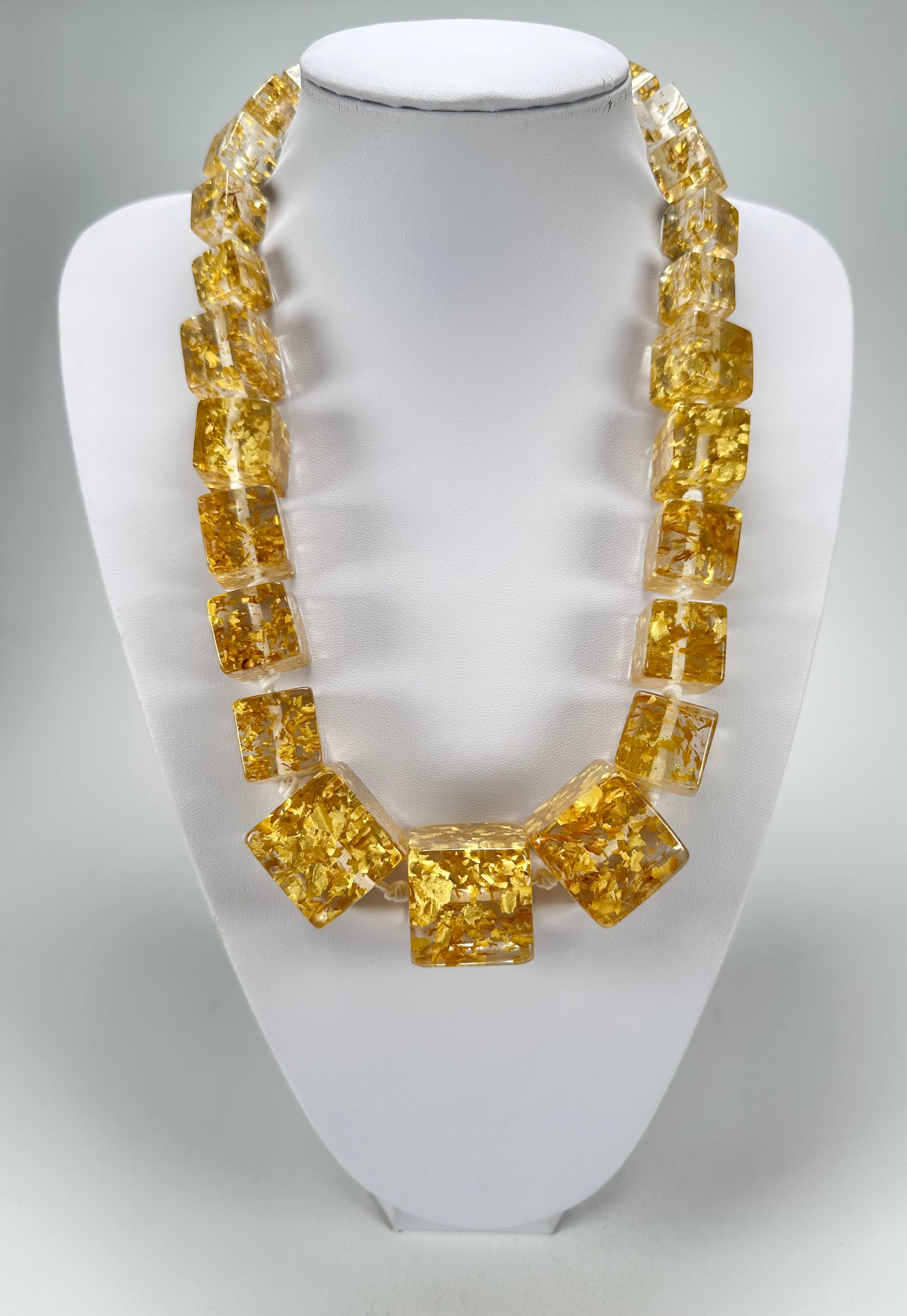Jackie Brazil "Gold Flakes" Mix Size Liquorice Cubes Resin Necklace ( N3343 )