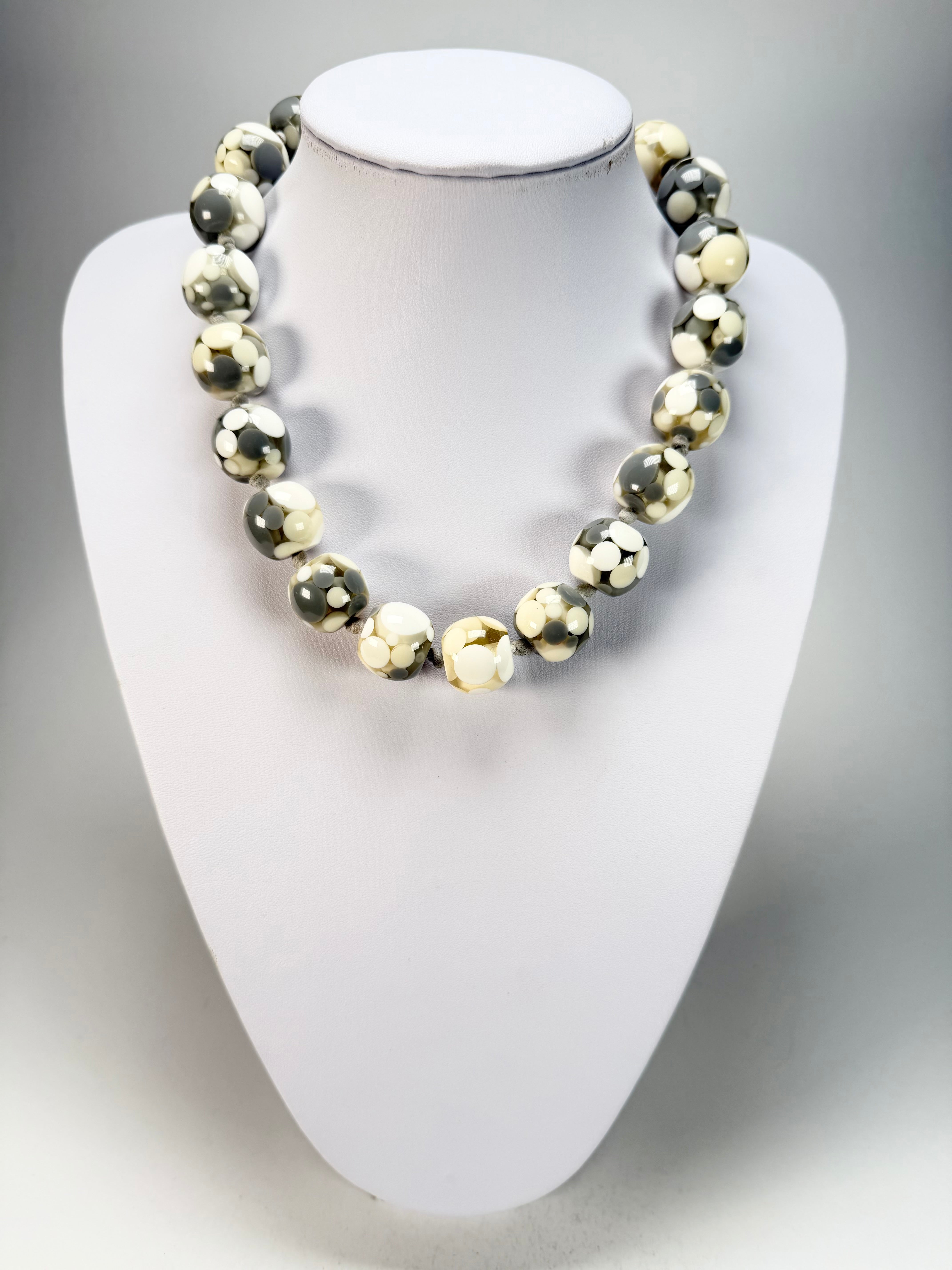 Jackie Brazil "Spotted Balls" Cream Spots Resin Necklace 50cm ( N1500 )