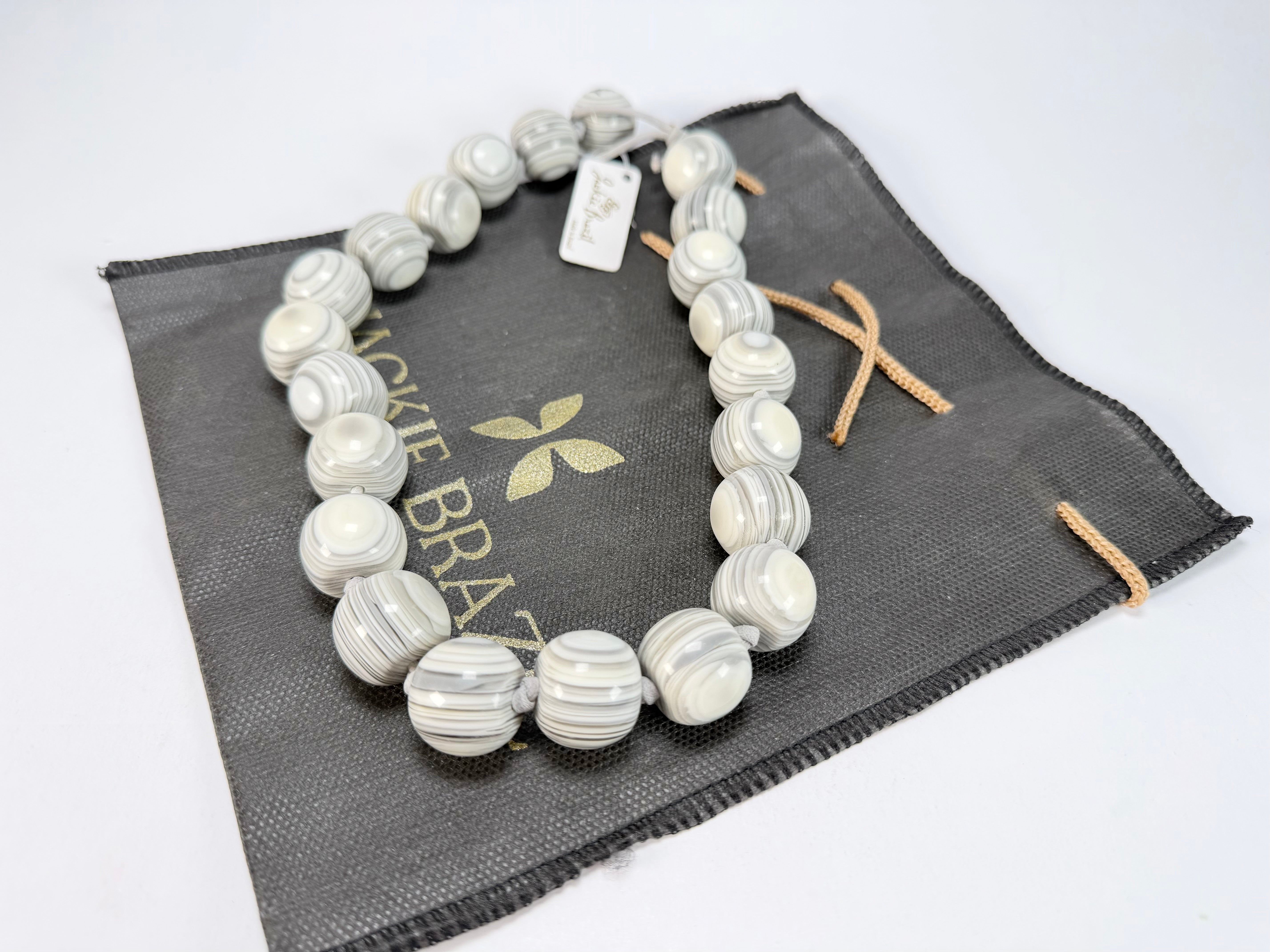 Jackie Brazil "Cat Eyes" Cream Mix Liquorice Balls Resin Necklace 50cm ( N0894 )