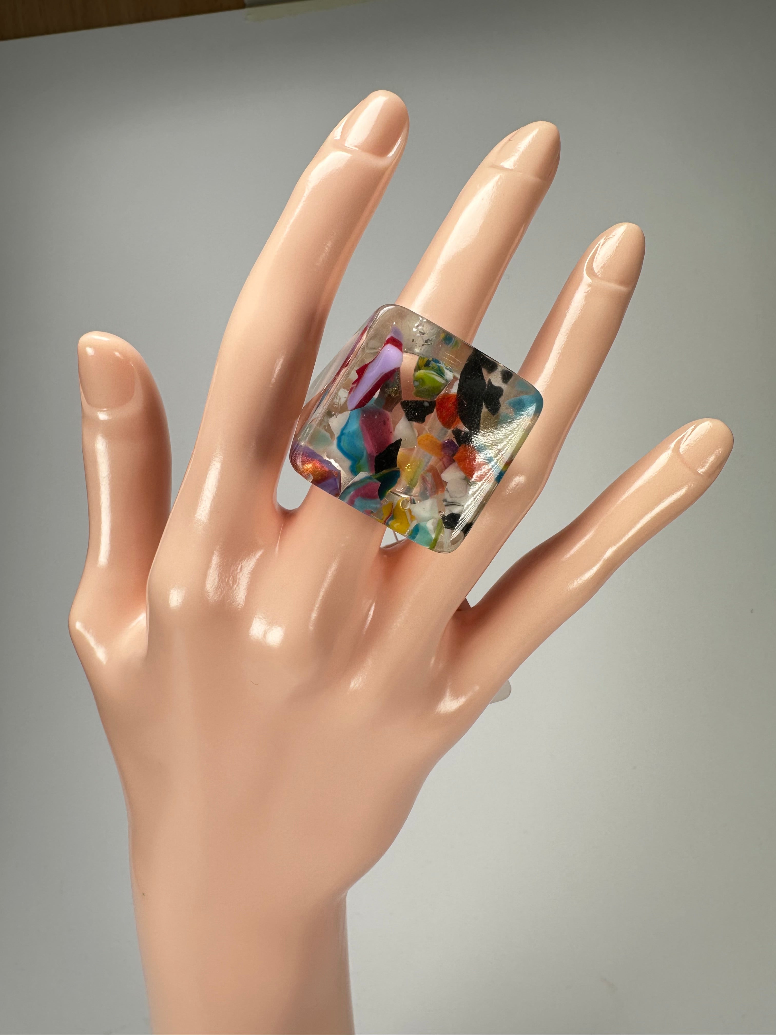 Jackie Brazil "Cascade" Large Square Resin Ring ( R1715 ) Size UK O / USA 7