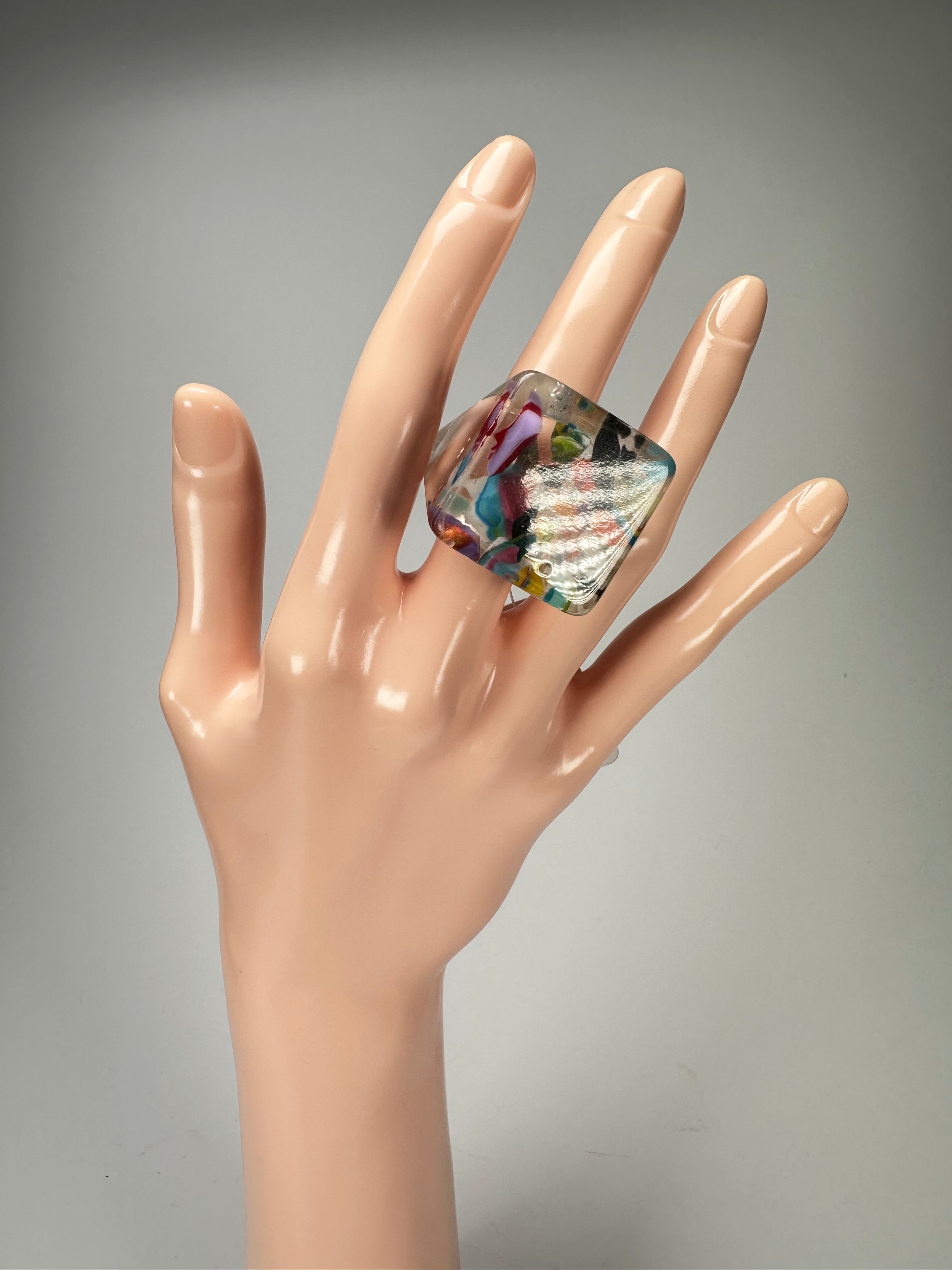 Jackie Brazil "Cascade" Large Square Resin Ring ( R1715 ) Size UK O / USA 7