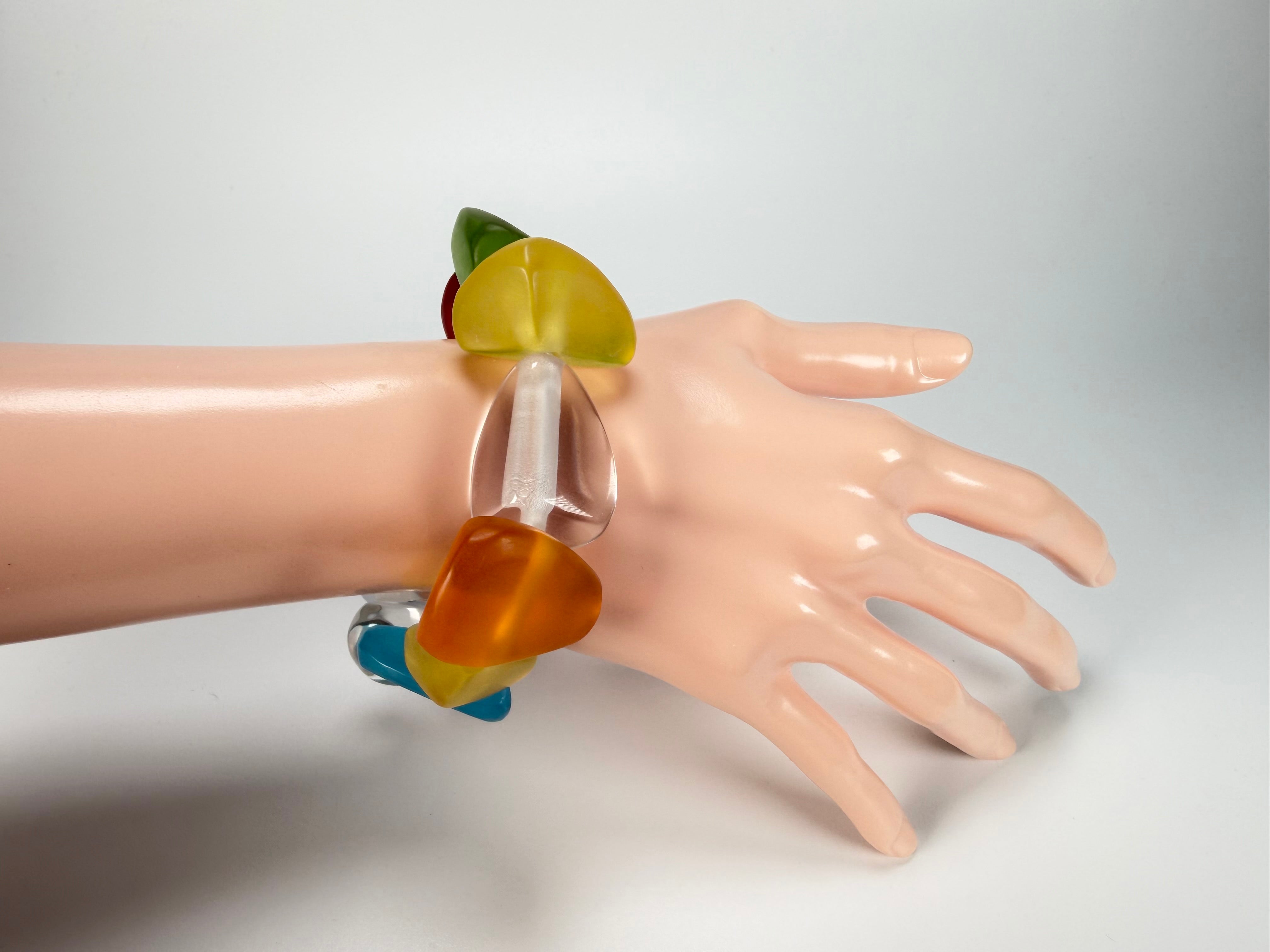 Jackie Brazil "Diamonds" Transparent Summer Frost Flintstone Bone Bracelet ( B0211 )