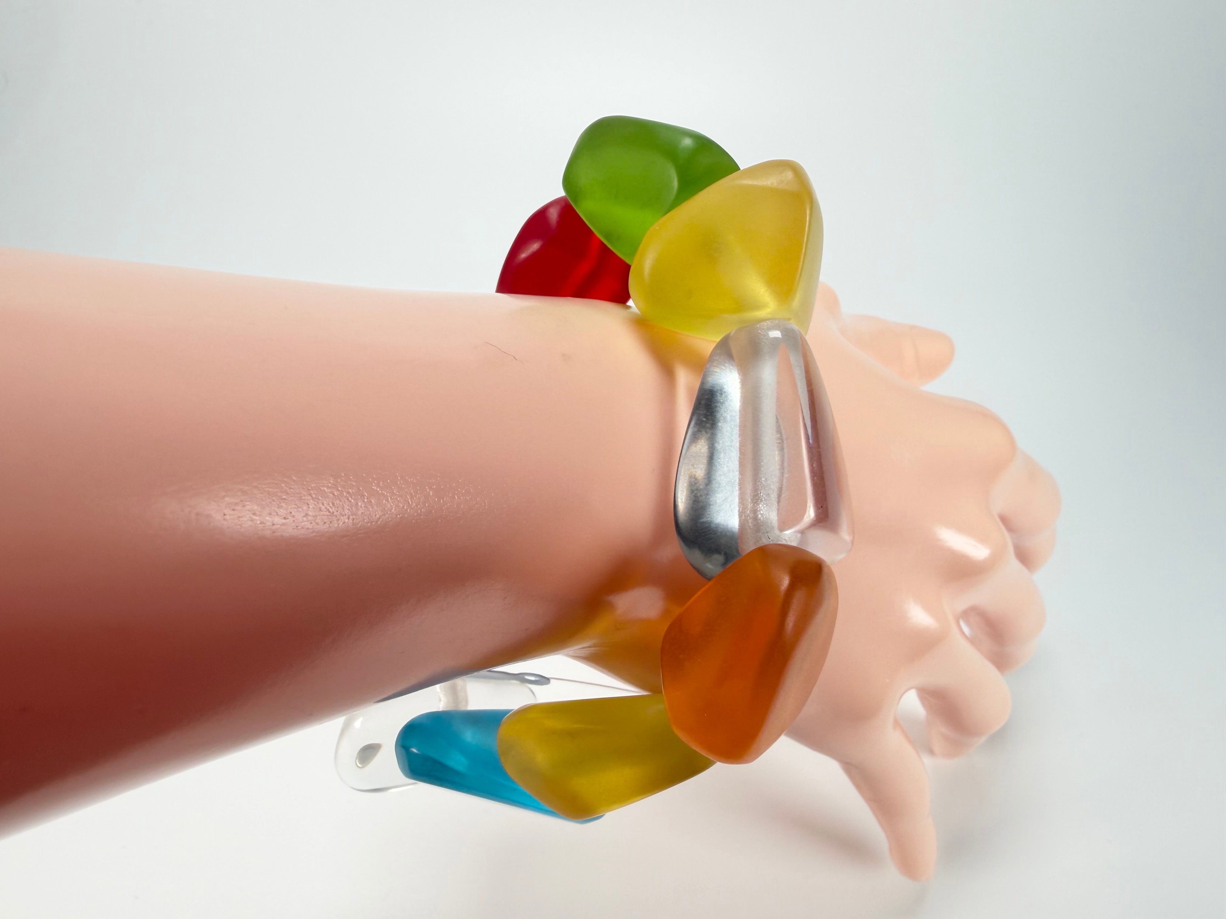 Jackie Brazil "Diamonds" Transparent Summer Frost Flintstone Bone Bracelet ( B0211 )