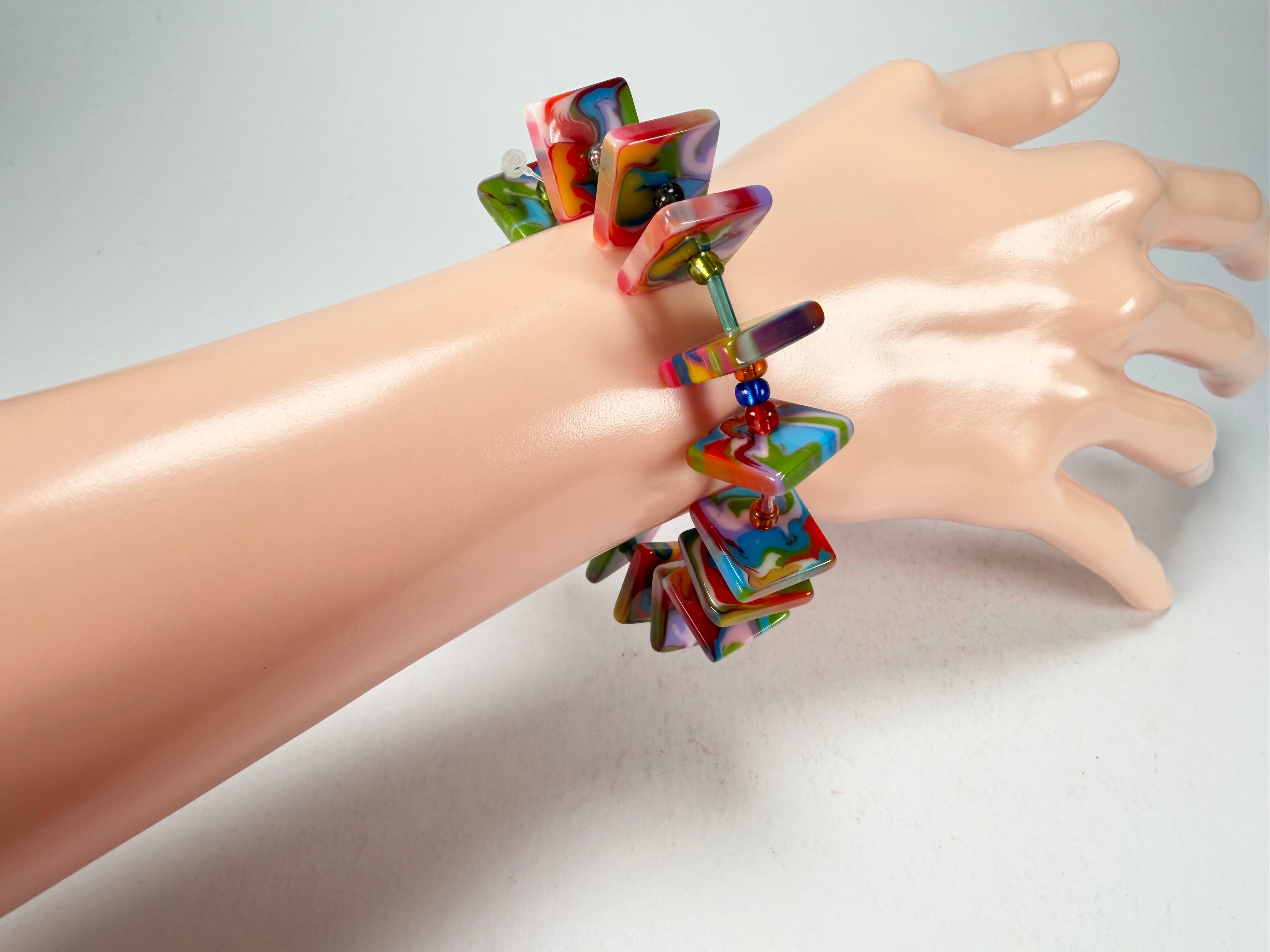Jackie Brazil "Africa" Kandinsky Liquorice Squares & Beads Resin Bracelet ( B0189 )