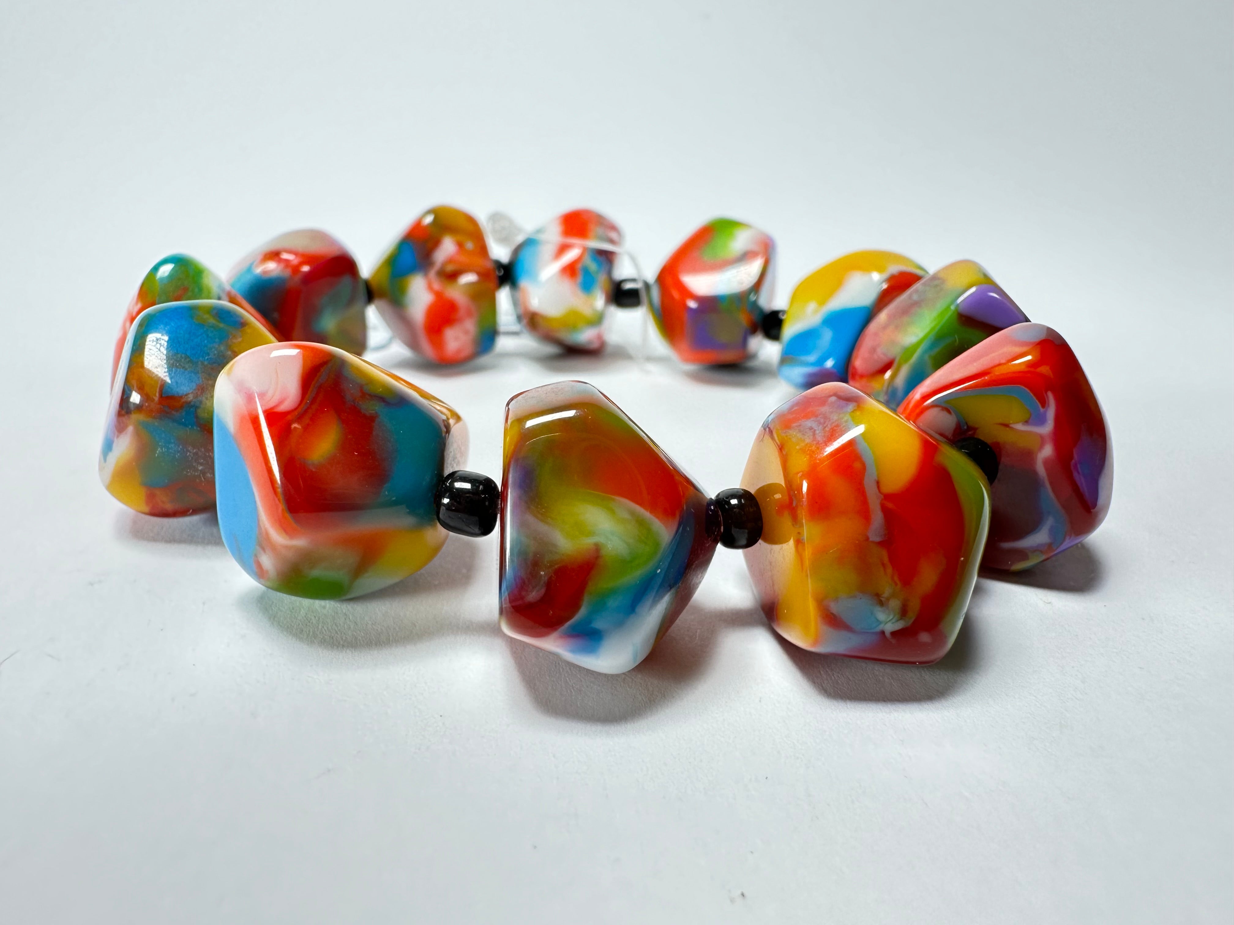 Jackie Brazil "Camille" Kandinsky Small Abstract Stones Resin Bracelet ( B0930 )