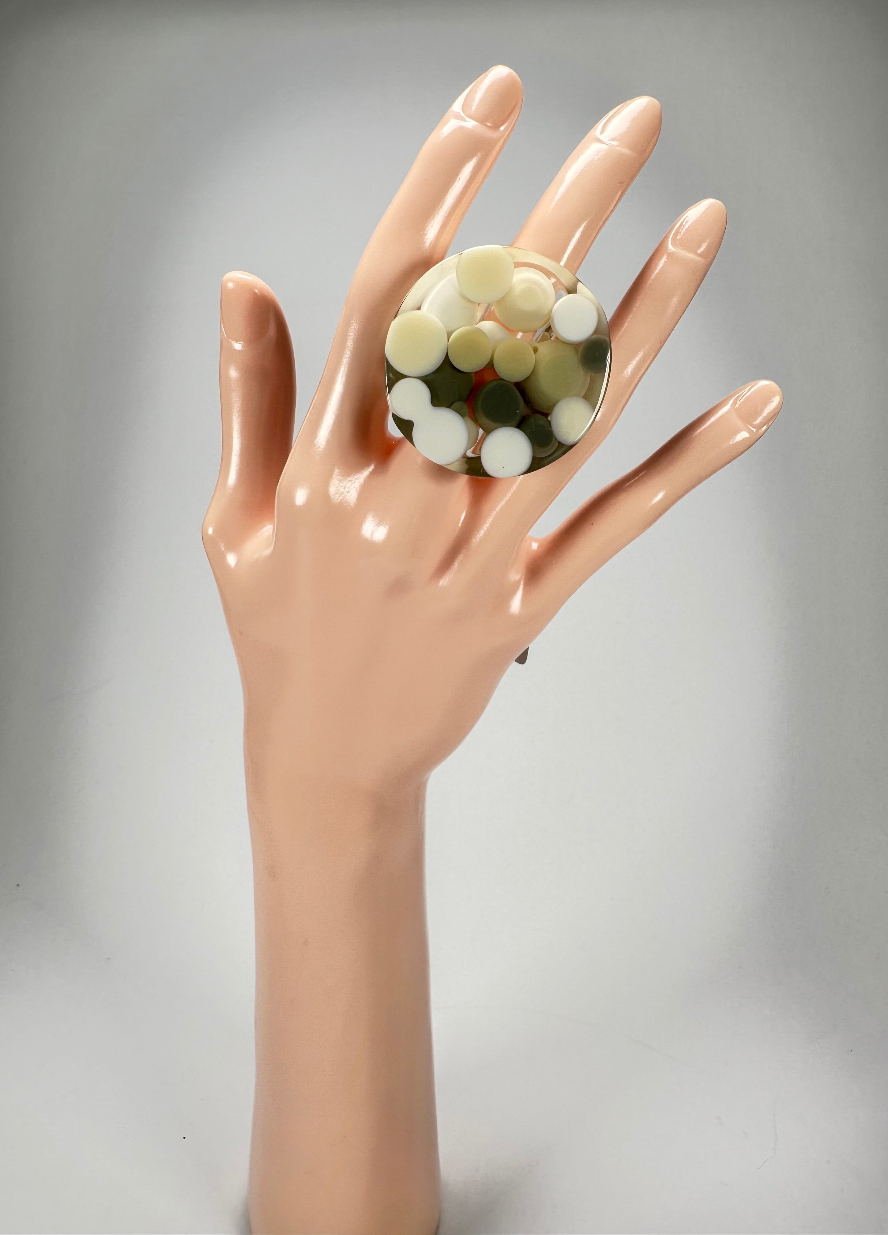 Jackie Brazil "Acrobatic" Flat Round Petite Cream Mix Balls Spots Resin Ring ( R2536 ) Size UK O / US 7.5