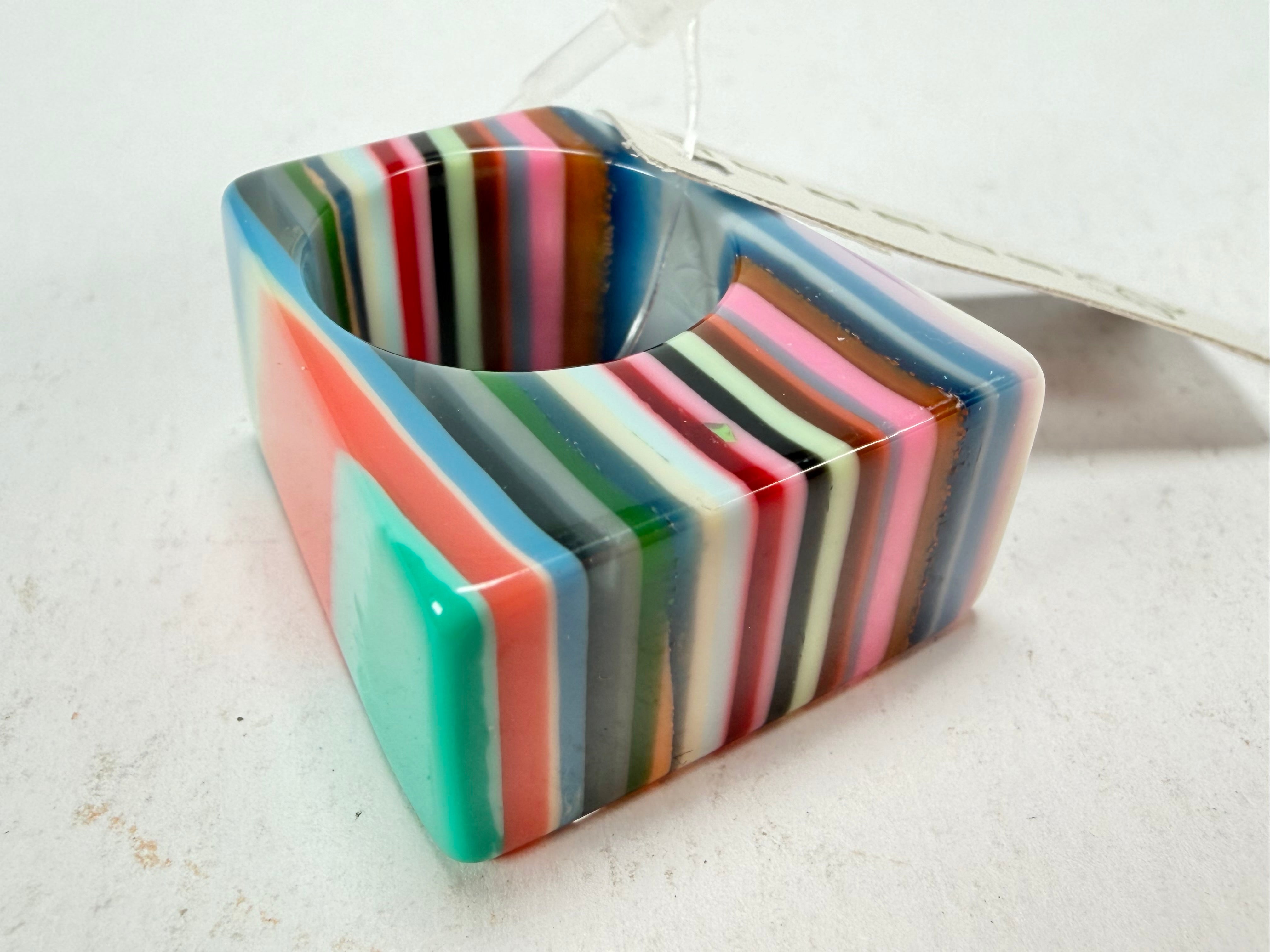 Jackie Brazil "Leda" Liquorice Allsorts Pop Art Colour Mix Resin Ring ( R2269 ) UK P / USA 7.5