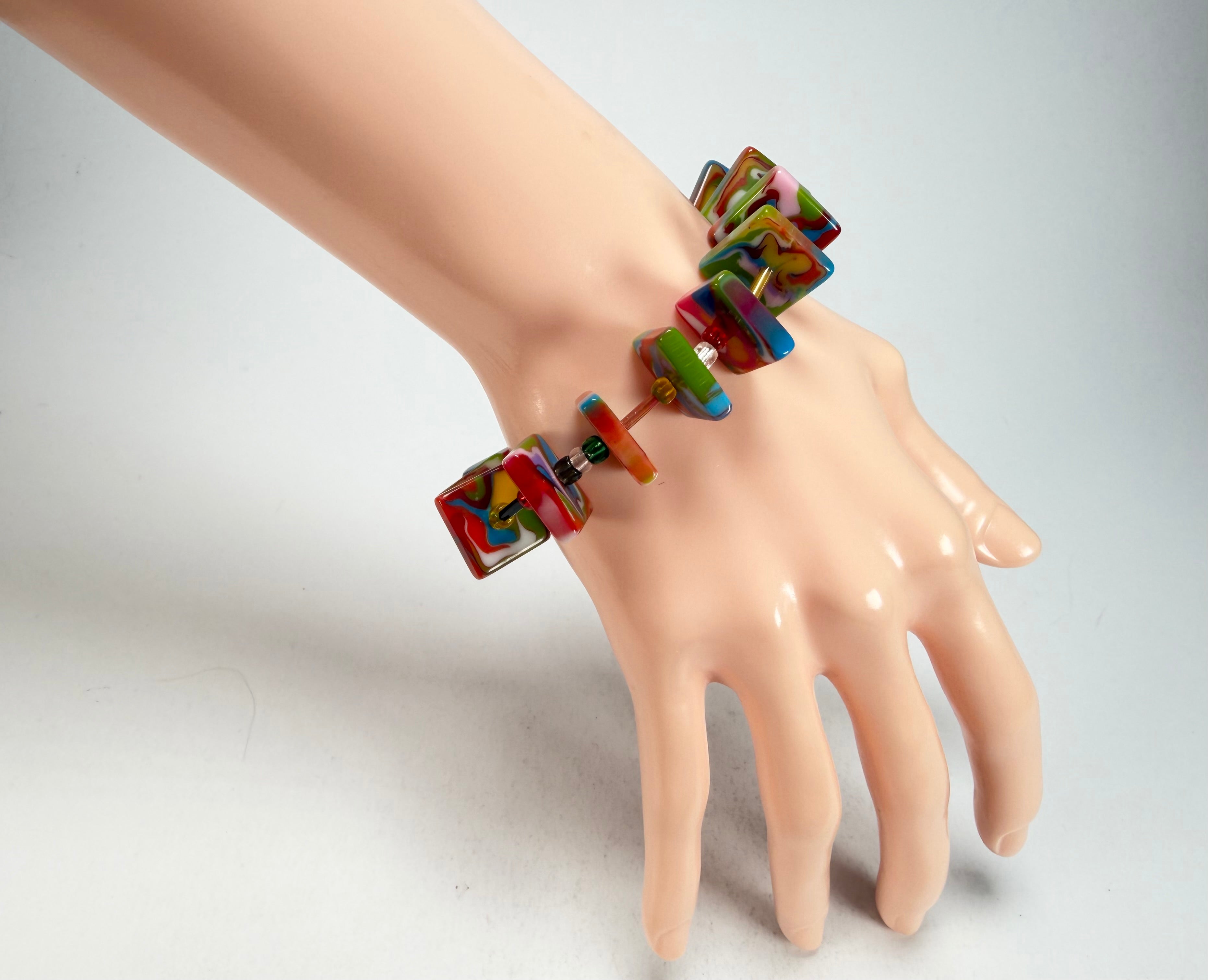 Jackie Brazil "Africa" Kandinsky Liquorice Squares & Beads Resin Bracelet ( B0189 )