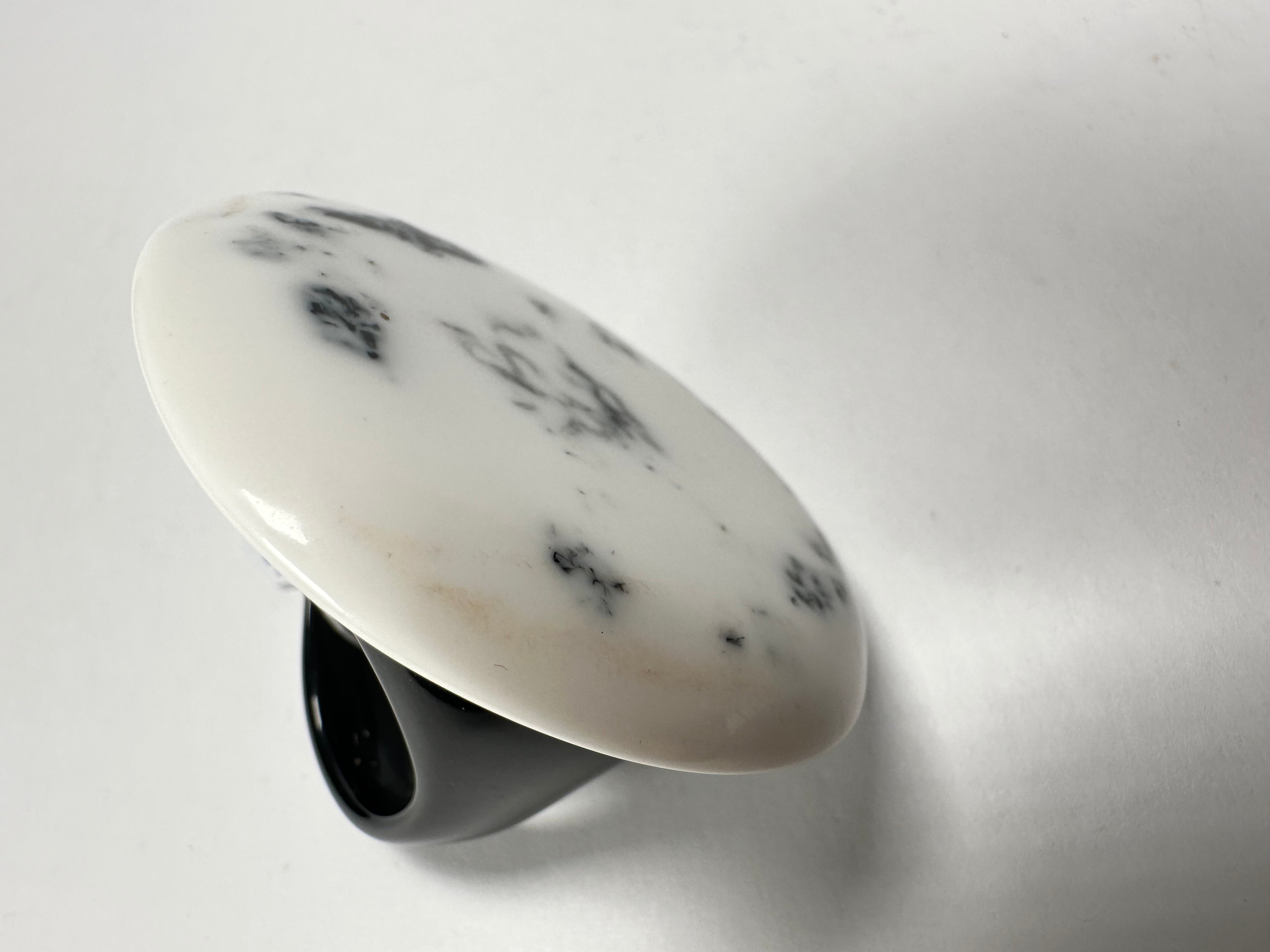 Jackie Brazil "Black & White Marble" Large Riverstone 40mm Ring ( R3605 ) Size UK - Z+1 / US-13