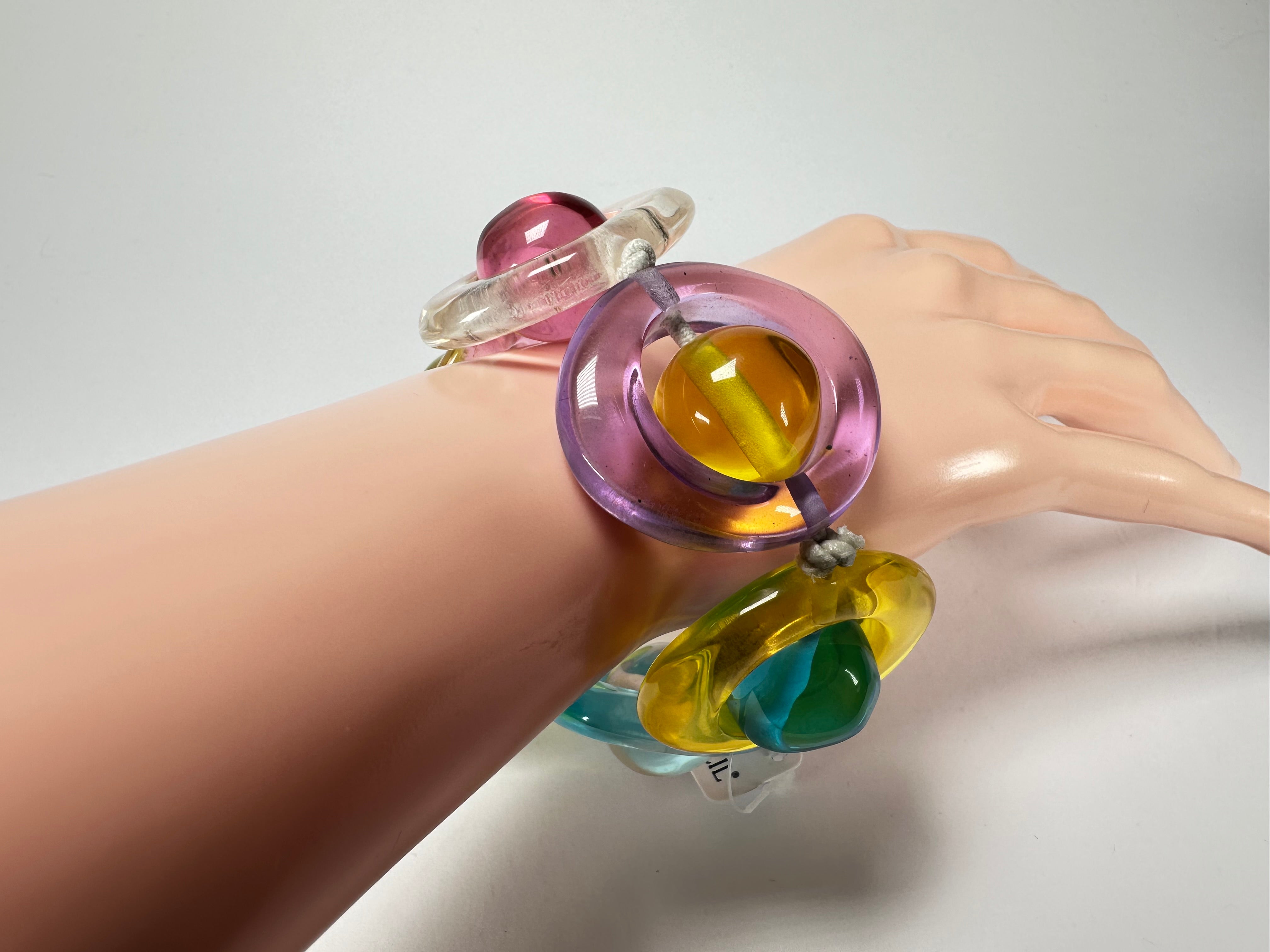 Jackie Brazil "Saturn" Transparent Disc & Ball Elastic Bracelet ( B0052 )