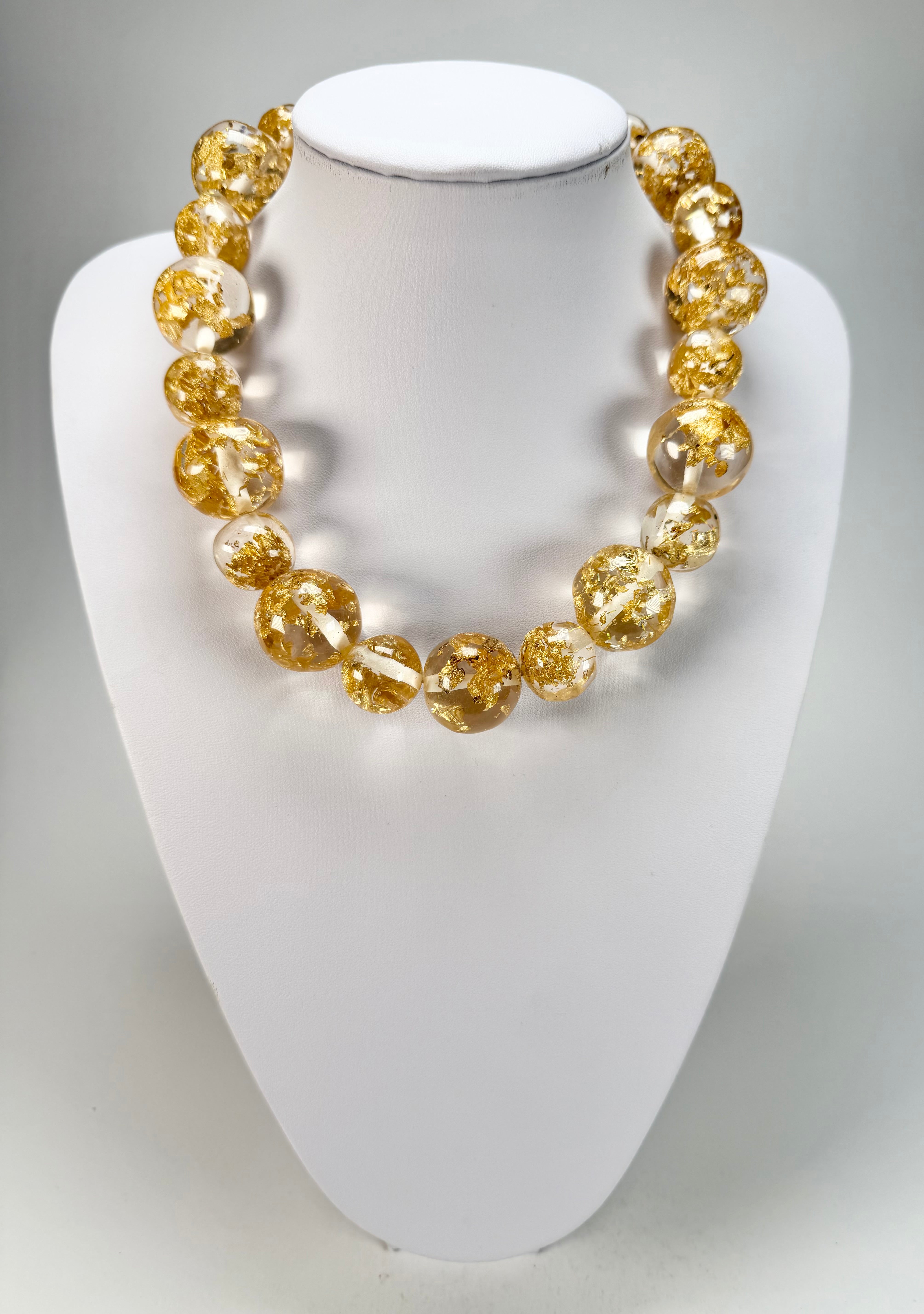 Jackie Brazil "Large Spheres" Short Abstract Gold Flakes Necklace 50cm ( N2692 )