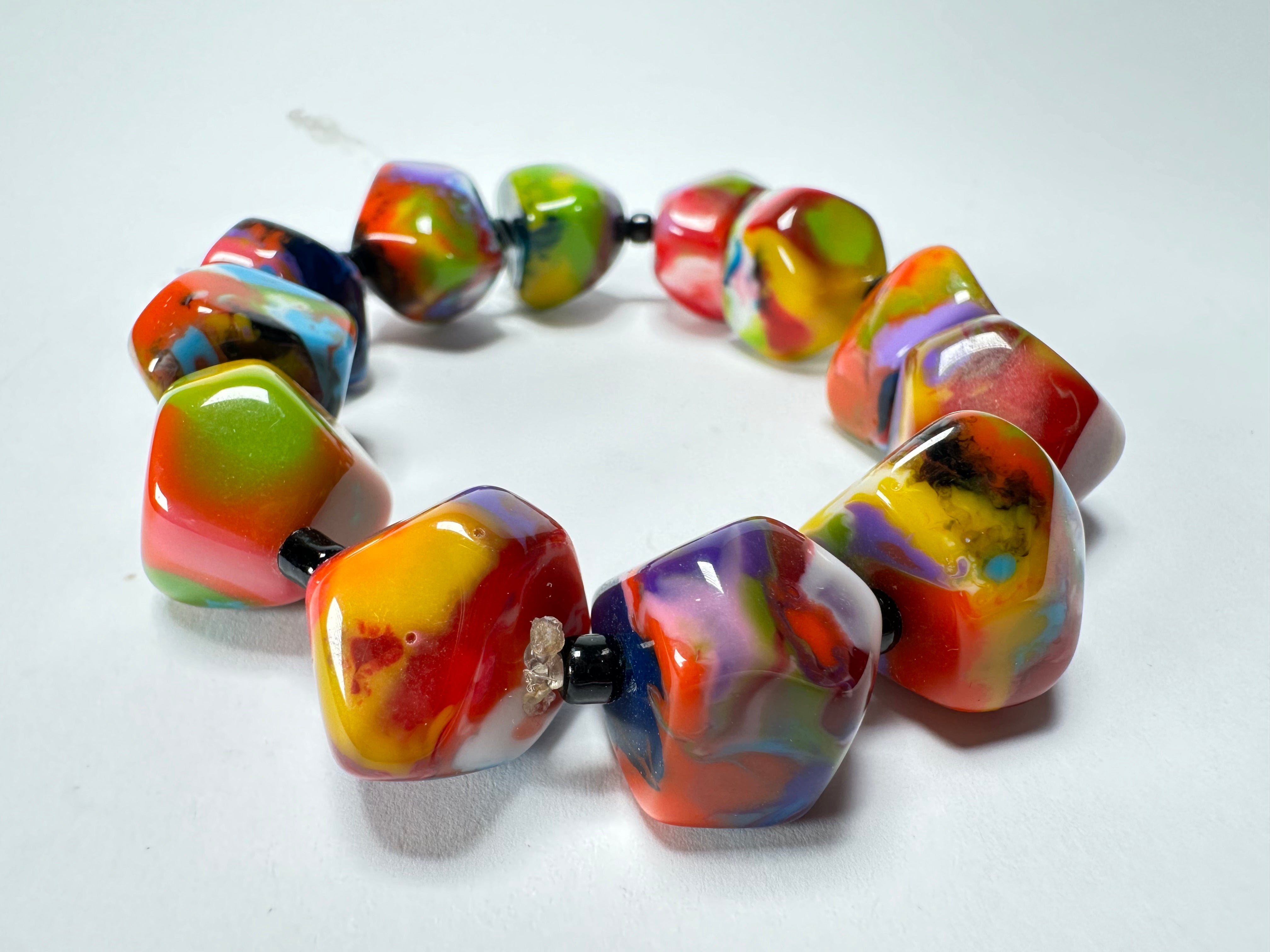 Jackie Brazil "Camille" Kandinsky Small Abstract Stones Resin Bracelet ( B0930 )