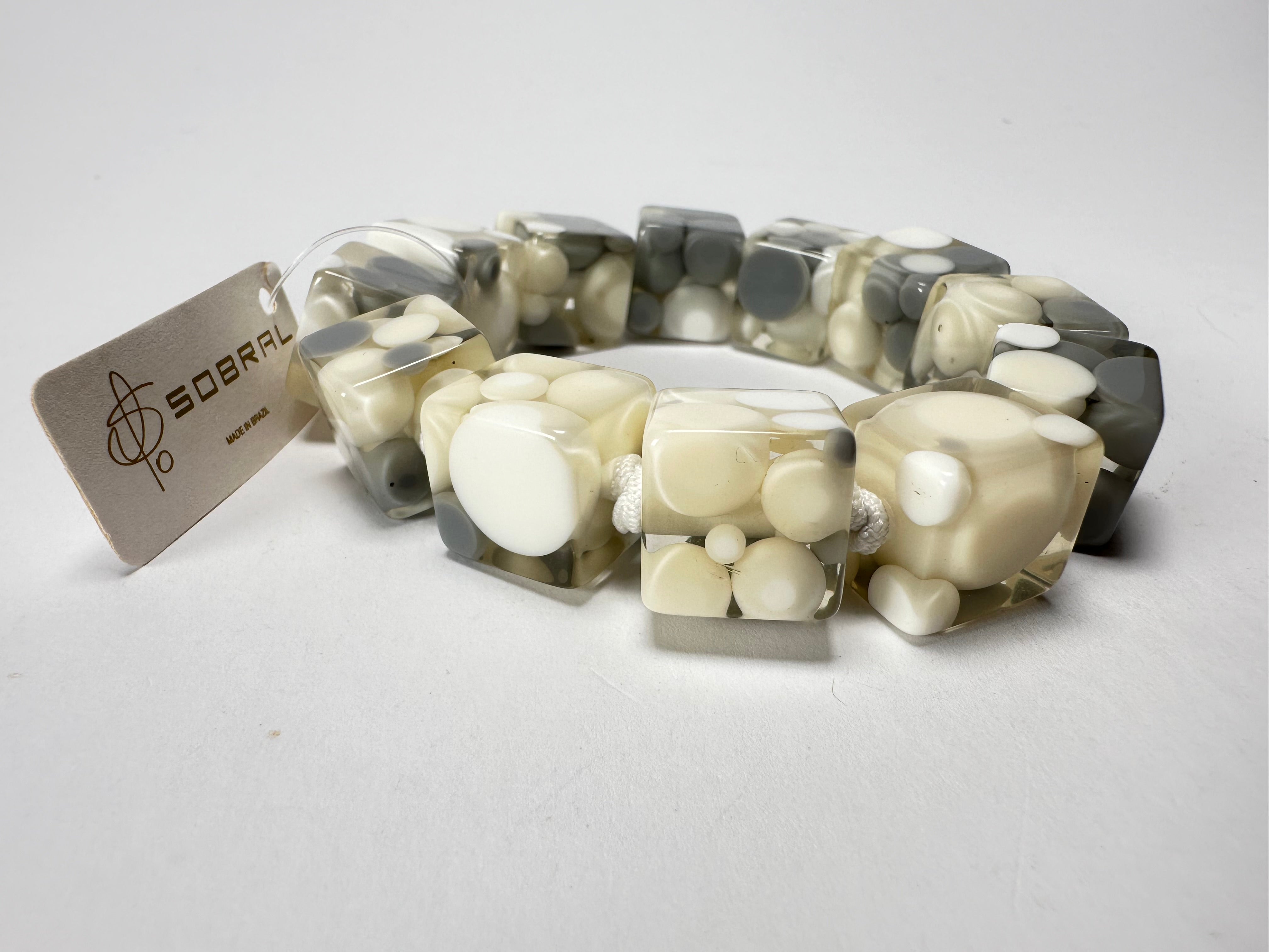 Jackie Brazil "Spots" Spotted Cubes On Elastic Cream Mix Resin Bracelet ( B1284 )