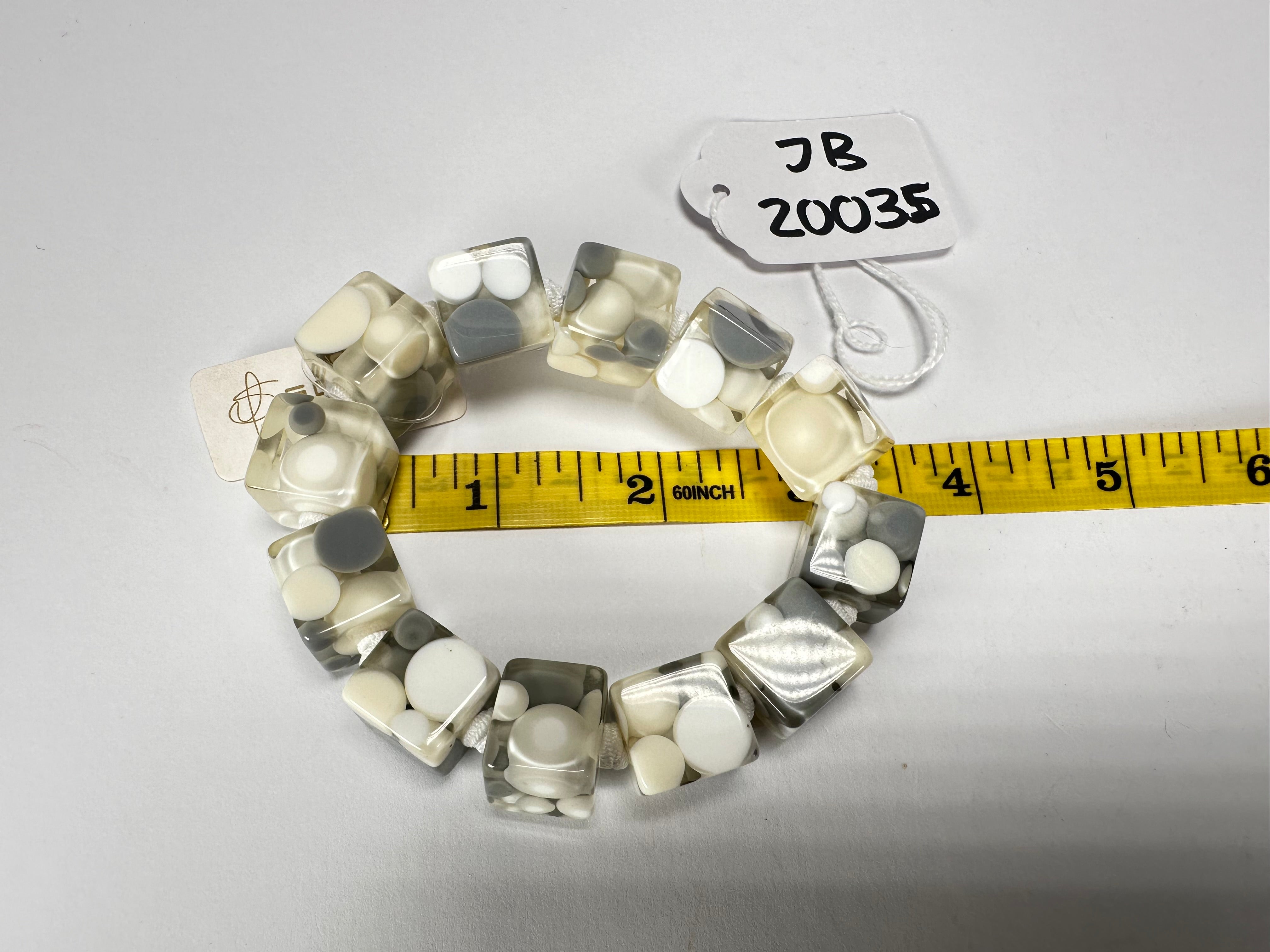 Jackie Brazil "Spots" Spotted Cubes On Elastic Cream Mix Resin Bracelet ( B1284 )